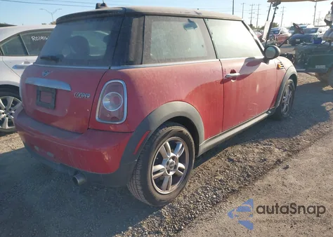 2013 Mini Hardtop Cooper z USA, uszkodzony, nr VIN WMWSU3C52DT679549